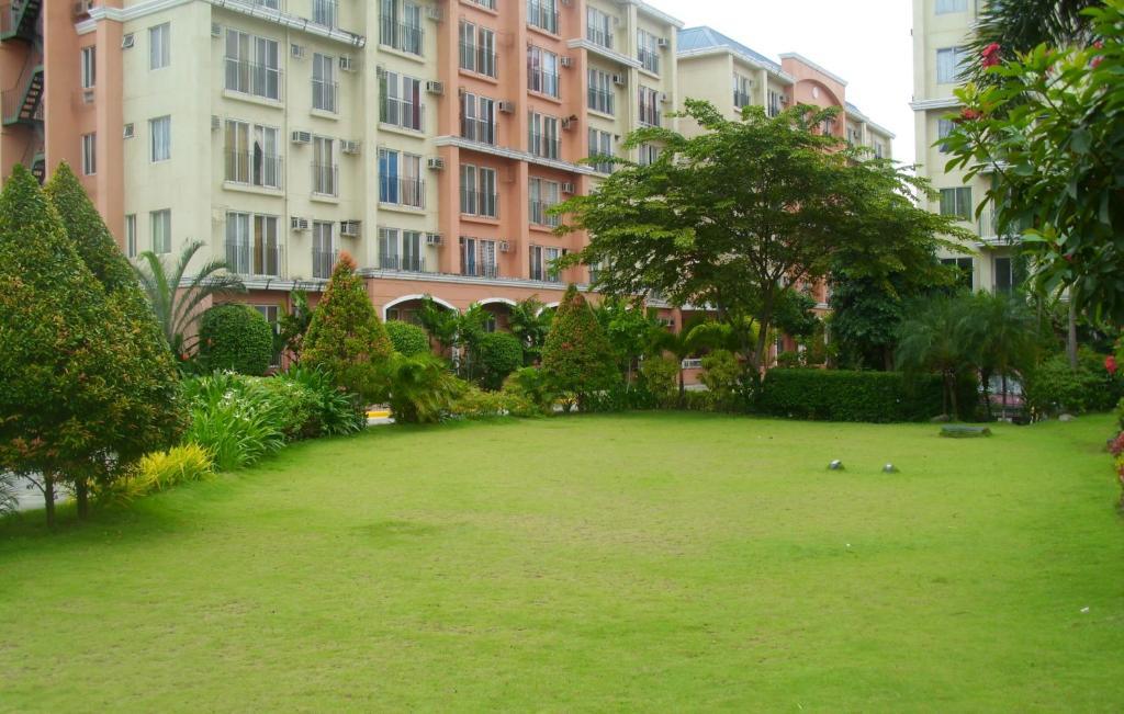 Airport Apartments Manila Paranaque City Exteriör bild