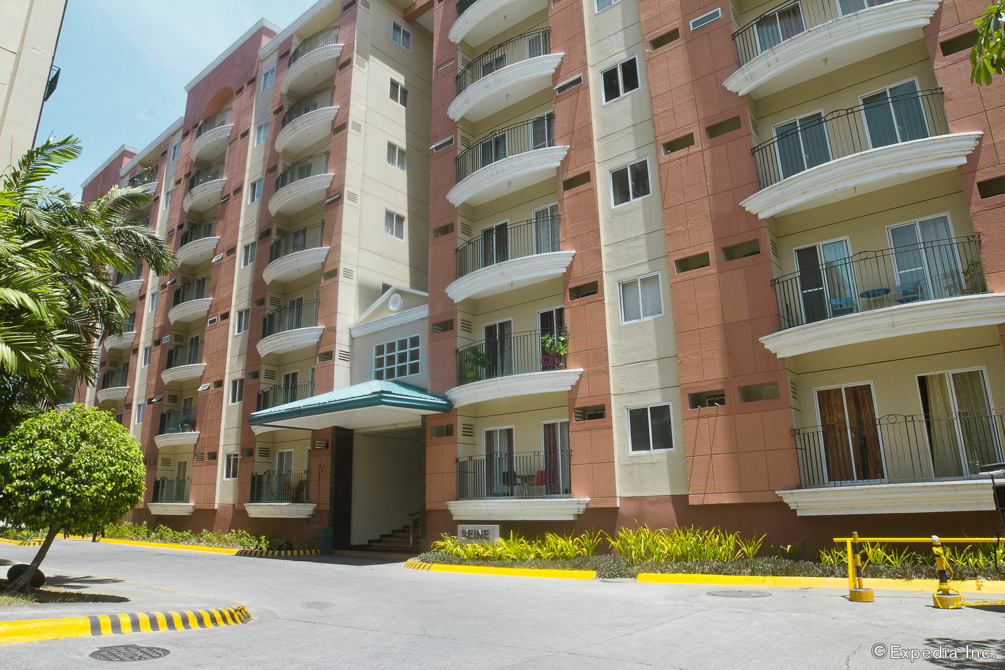 Airport Apartments Manila Paranaque City Exteriör bild